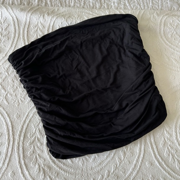 Elegant Black Ruched Tube Top - Picture 1 of 2